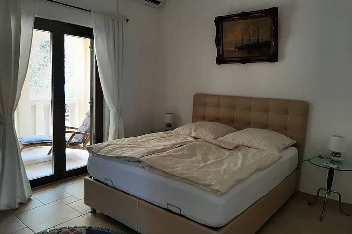 Ferienhaus für 6 Personen, mit Garten und Balkon in Montenegro - 2