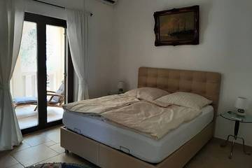 Villa for 6 People in Montenegro, Photo 1