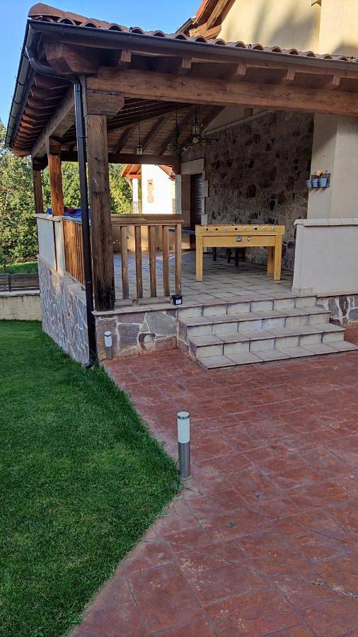 Casa rural para 12 personas, con jardín y piscina además de vistas al lago y vistas, Se admiten mascotas en Sotillo del Rincón - 3