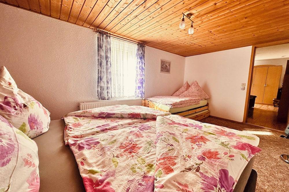 Ganze Wohnung, Ferienwohnung Nettelbeck - 1 Sz Ferienwohnung mit Zugang zum See in Altglobsow, Großwoltersdorf