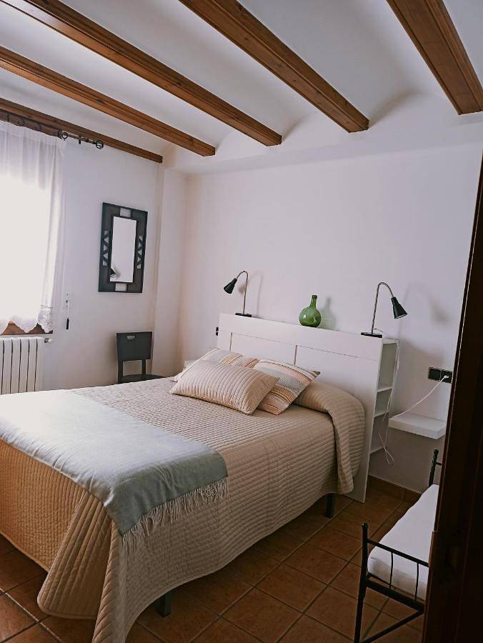 Casa rural para 5 personas, con Balcón además de Jacuzzi y Vistas en Provincia de Teruel - 2