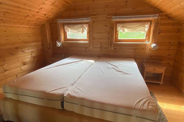 Schönes Blockhaus im sonnigen Kärnten mit traumhaftem Ausblick zwischen Badeseen in Gailtaler Alpen, Stockenboi