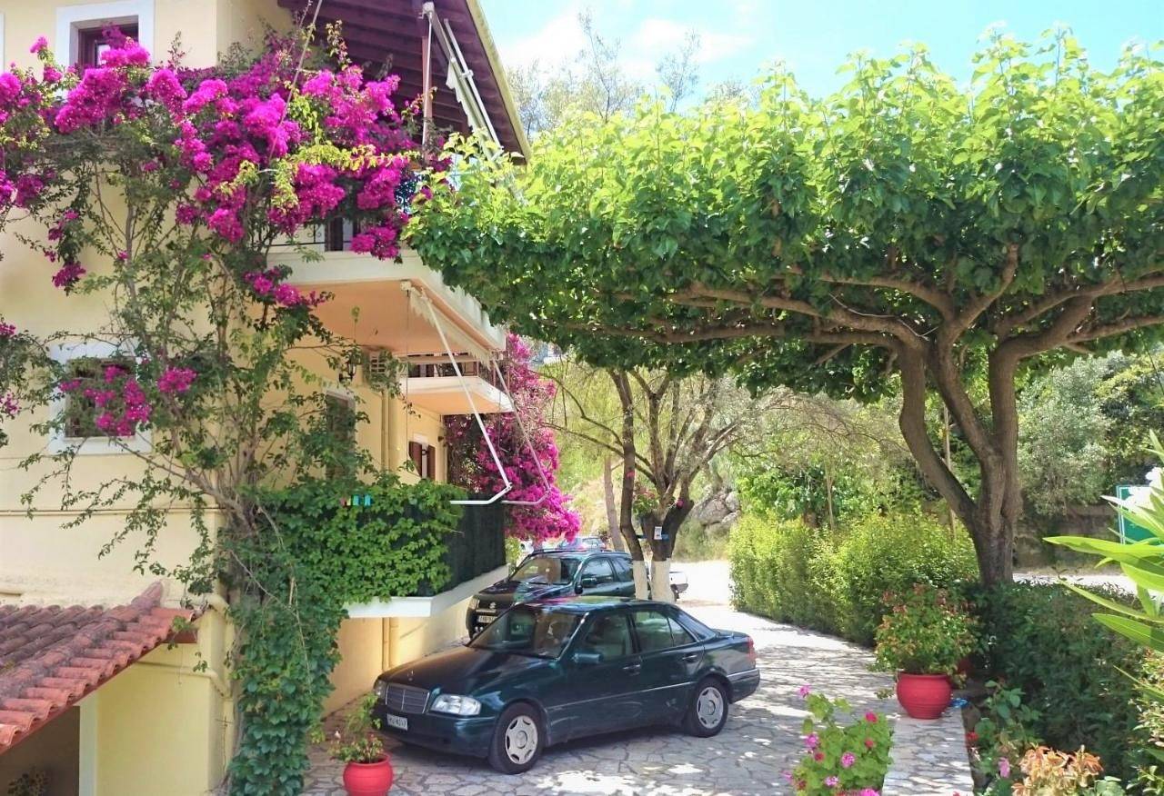 Grammatoula in Nikiana, Alexandros