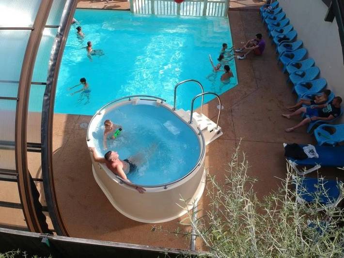 Camping pour 5 personnes, avec bassin pour enfant