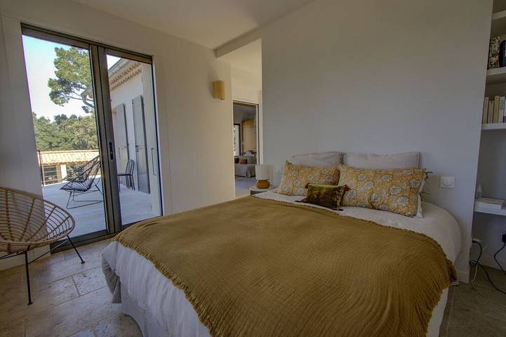 Location de vacances pour 8 personnes, avec balcon et jardin à Saint-Restitut - 4