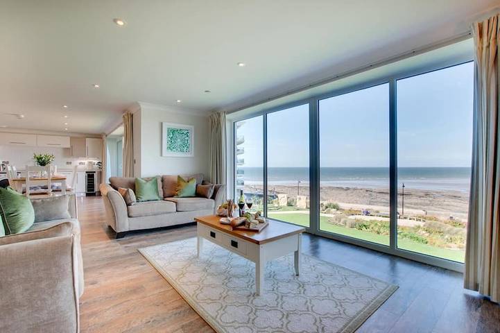 Apartment for 4 people, with balcony in Westward Ho