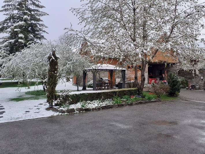 Gîte pour 6 personnes, avec Balcon et Terrasse ainsi que Jardin et Vue à Sailhan