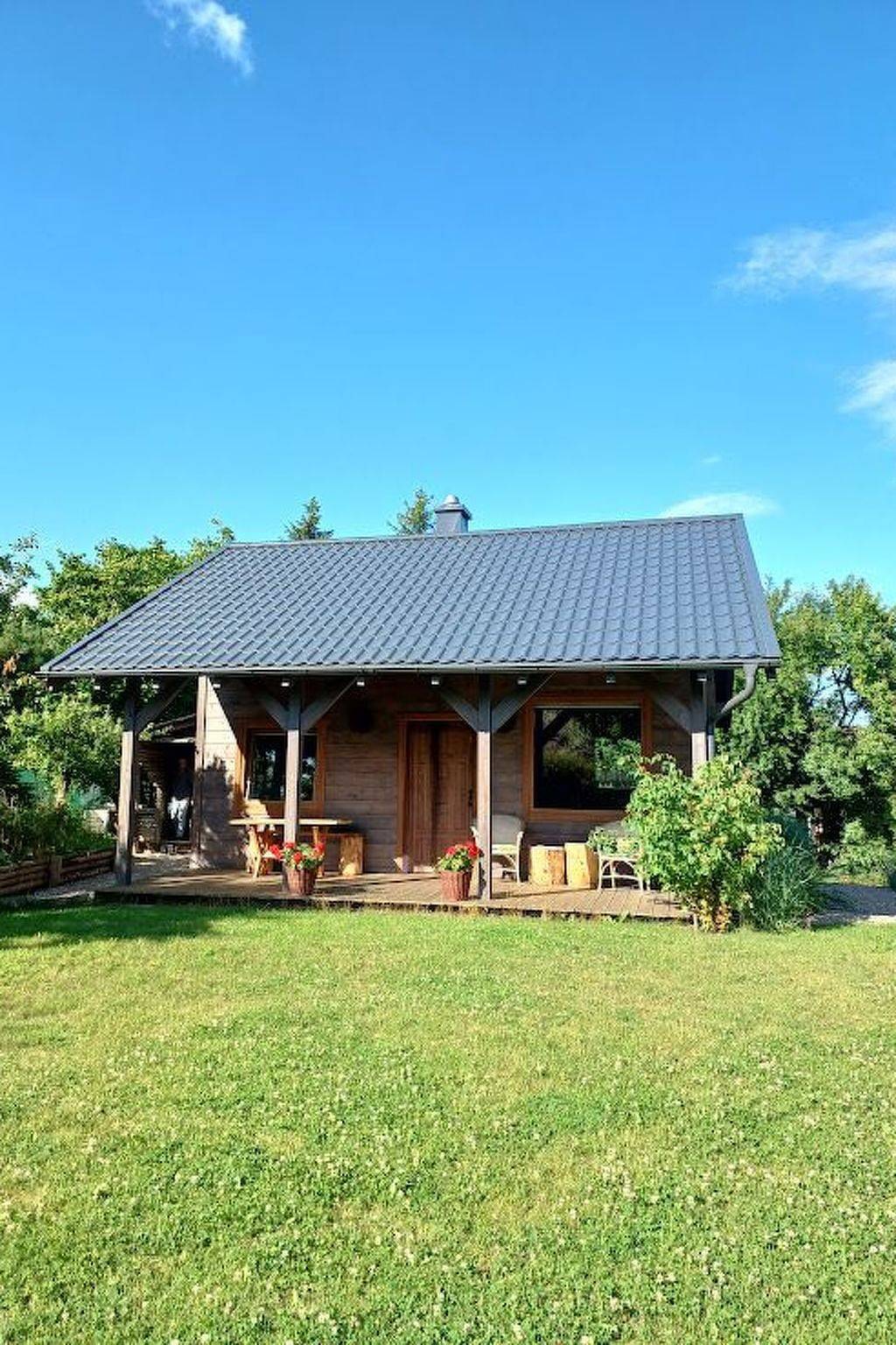 Holzhäuschen in der Kaschubei in Chmielno