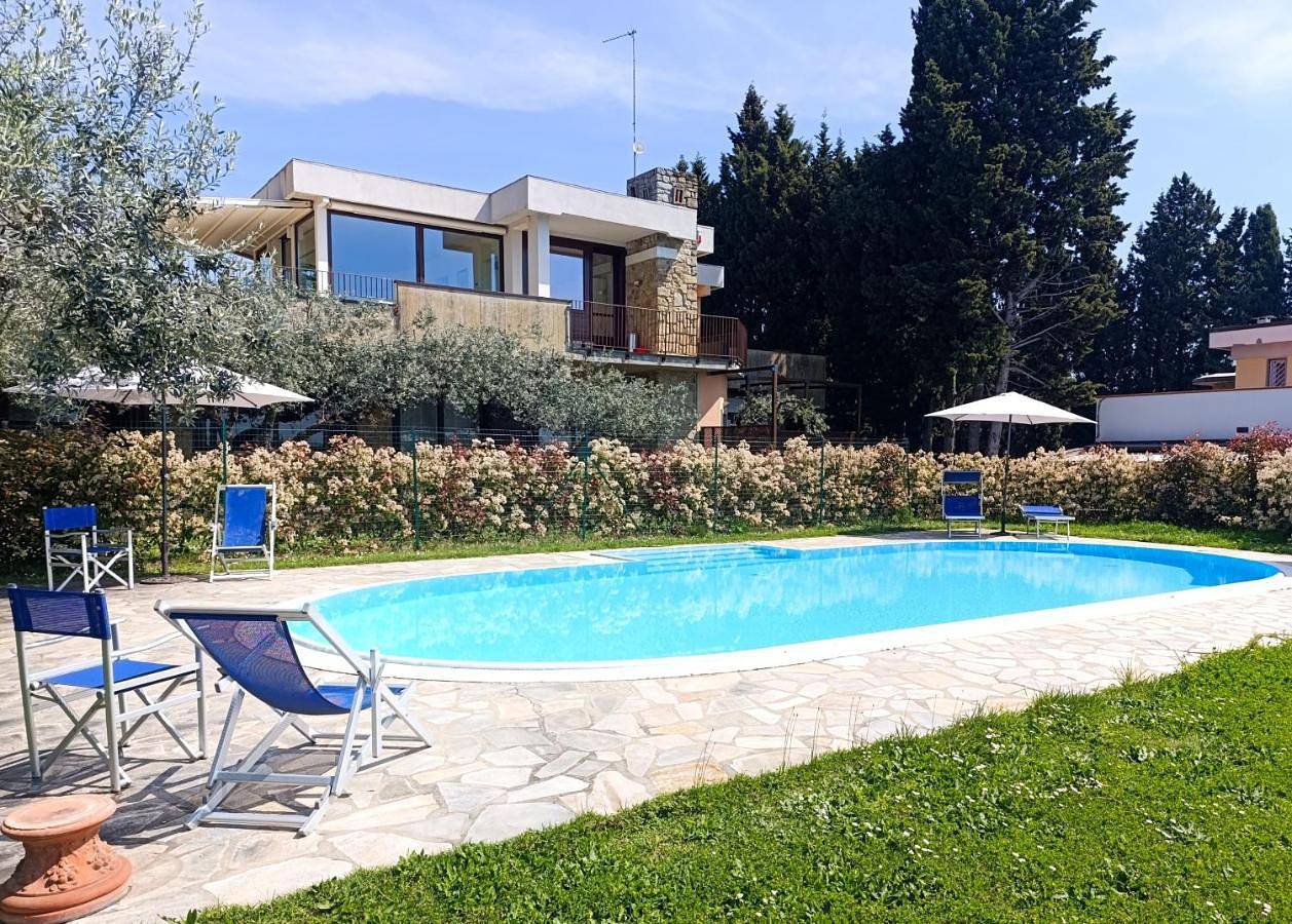 Appartamento con piscina in Villa in Firenze, Firenze province