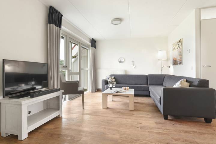 Ferienhaus für 8 Personen, mit Balkon/Terrasse und Terrasse in Brouwershaven - 2