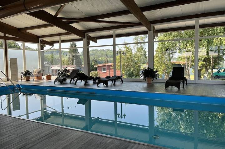 Ferienhaus für 5 Personen, mit Garten und Pool in Bad Emstal