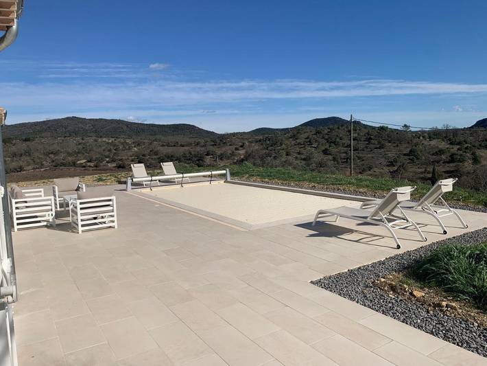 Location de vacances pour 8 personnes, avec piscine ainsi que vue et jardin à Saint-André-de-Cruzières - 4