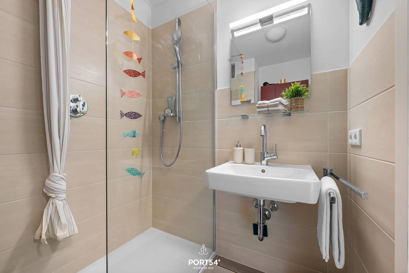 Ganze Wohnung, Lieblingsplatz - atemberaubender Wasserblick, Balkon, bodengleiche Dusche, Smart Tv in Holnis, Glücksburg