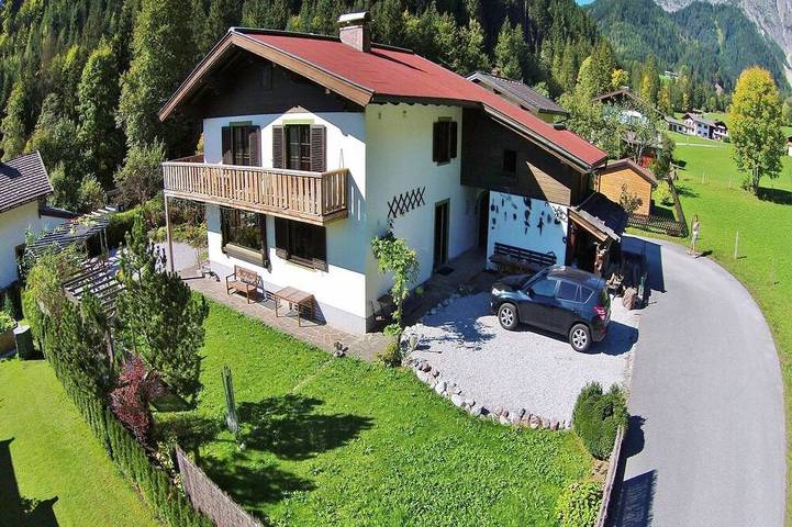 Ferienhaus für 18 Personen, mit Garten und Balkon
