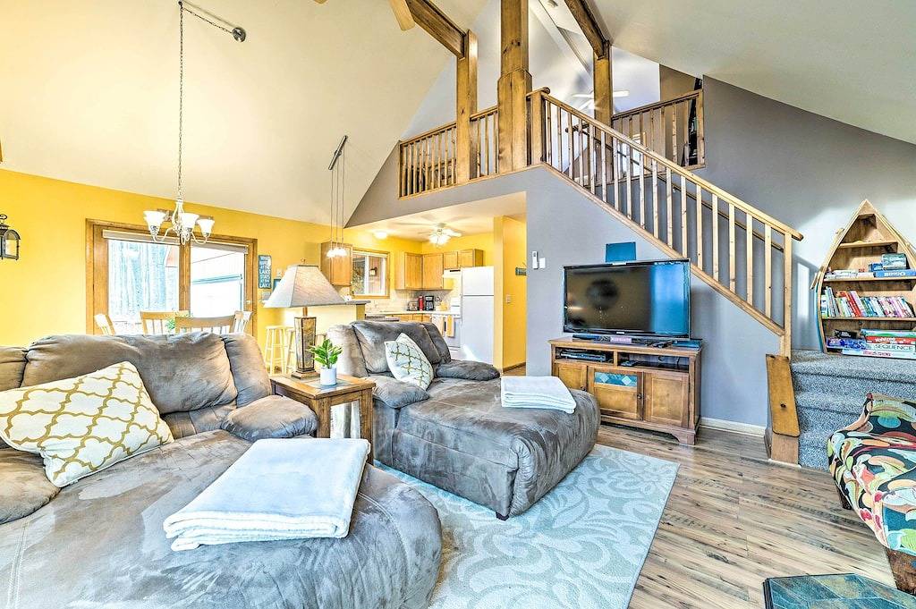 Higgins Lake Retreat - Hike, Swim, Relax! in Higgins Lake