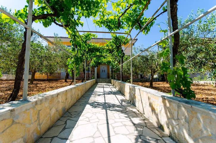 Ferielejlighed for 4 personer, med Terrasse i Trogir