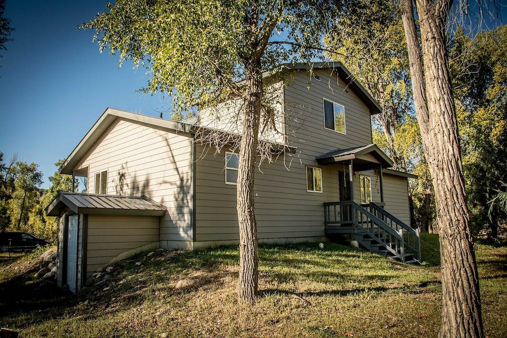 Log Cabin for 4 Guests in San Juan National Forest, Archuleta County