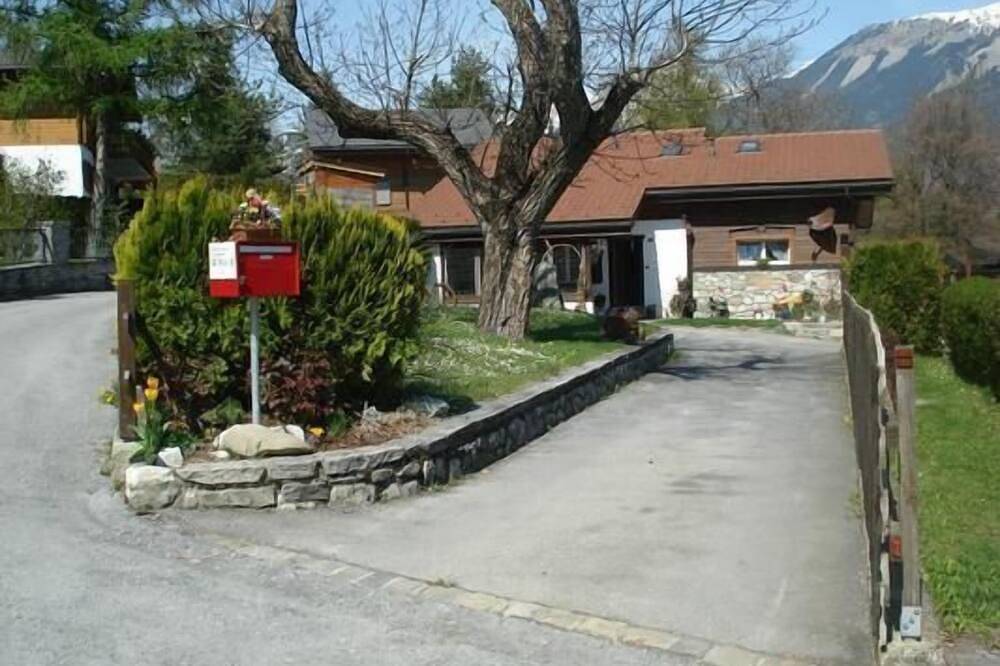 Ganze Wohnung, Ferienwohnung Susten für 1 - 4 Personen mit 2 Schlafzimmern - Ferienwohnung in Leuk, Walliser Alpen