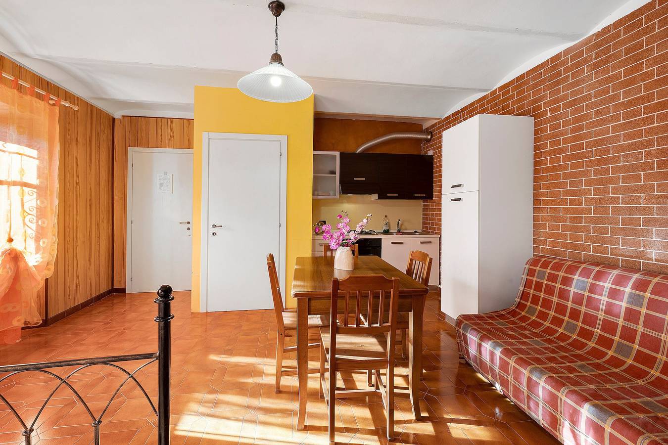 Ganze Wohnung, Apartment 'Drago' mit Bergblick, Gemeinschaftspool und Wlan in Costigliole d'Asti, Langhe