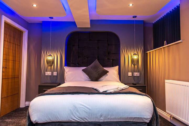 Ganze Wohnung, Apartment-Design-Eigenes Badezimmer-Jacuzzi in Bradford, Westliches Yorkshire