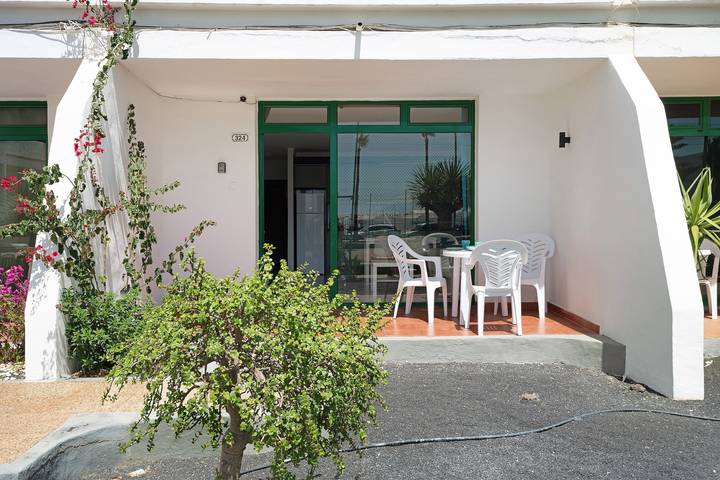 Apartamento entero, Casa de vacaciones 'Apartamento A 1 Minuto De Playa' con piscina compartida in Puerto del Carmen, Tías