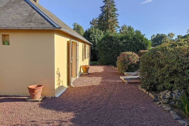 Location de vacances pour 6 personnes, avec terrasse et jardin à Le Mesnil-Garnier