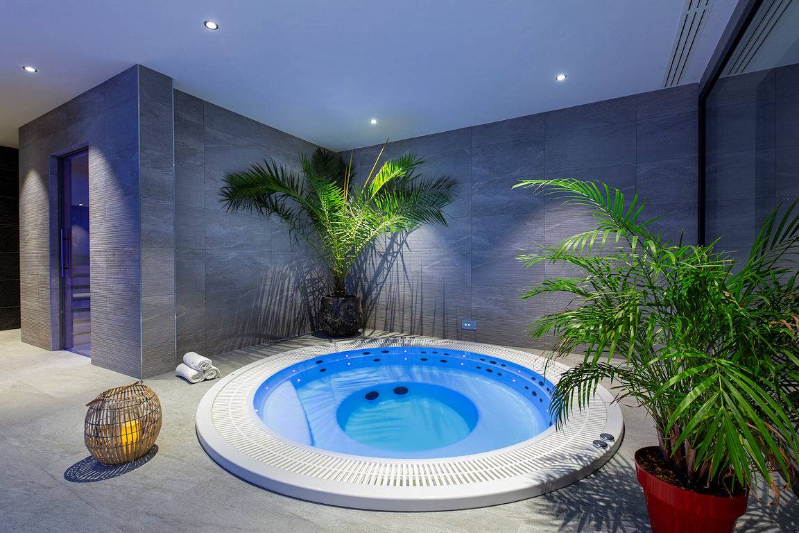 Maison de Vacances N°1 "Le Vigneau", Piscine & Spa in Escalles, Cap Blanc-Nez