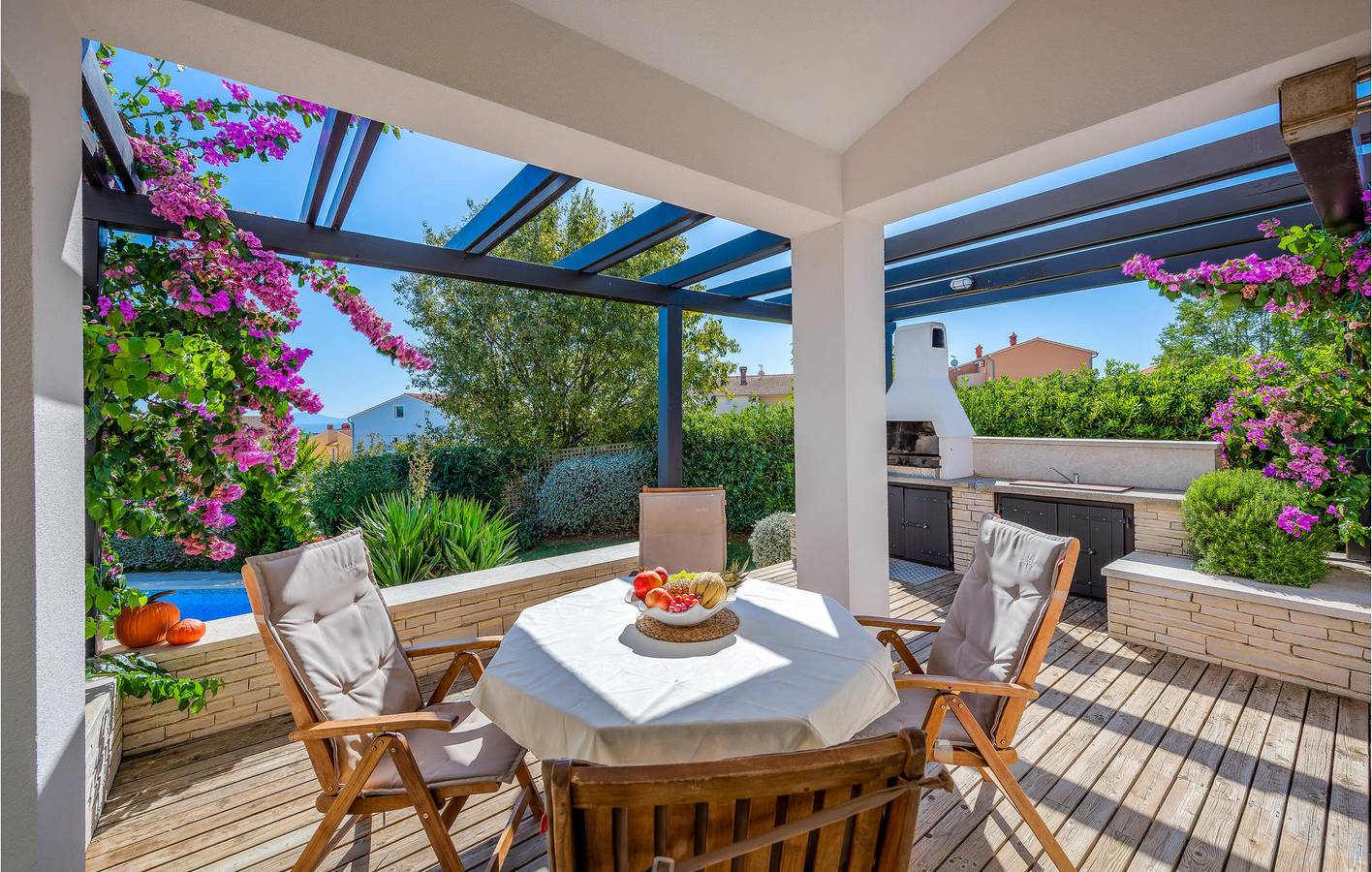 Charmantes Apartment mit Meerblick und Pool in Ližnjan in Pula-Medulin, Ližnjan