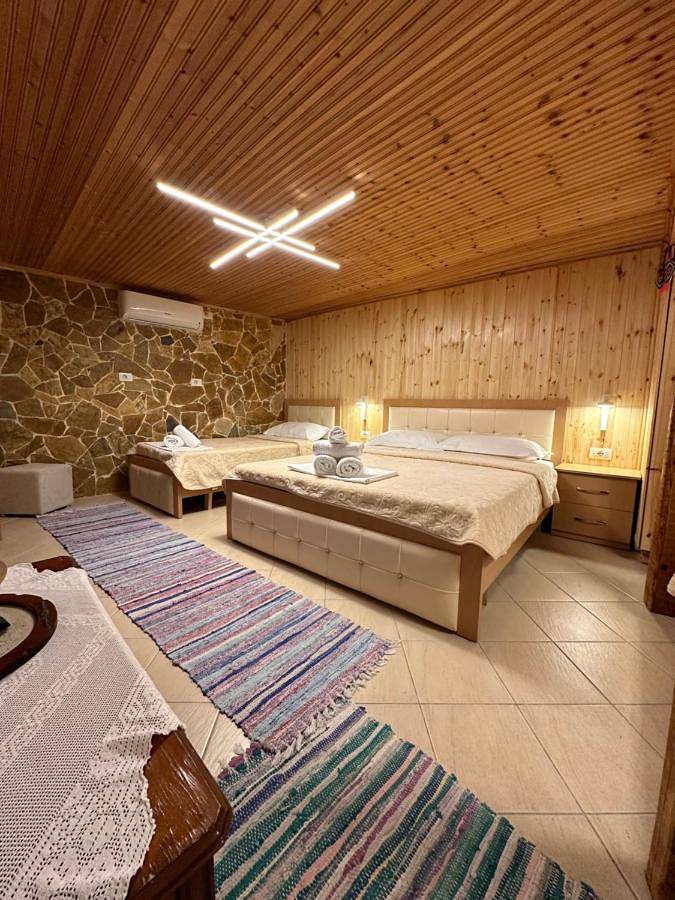 Maison d’hôte pour 2 personnes, avec jardin et terrasse dans Gjirokastër - 4
