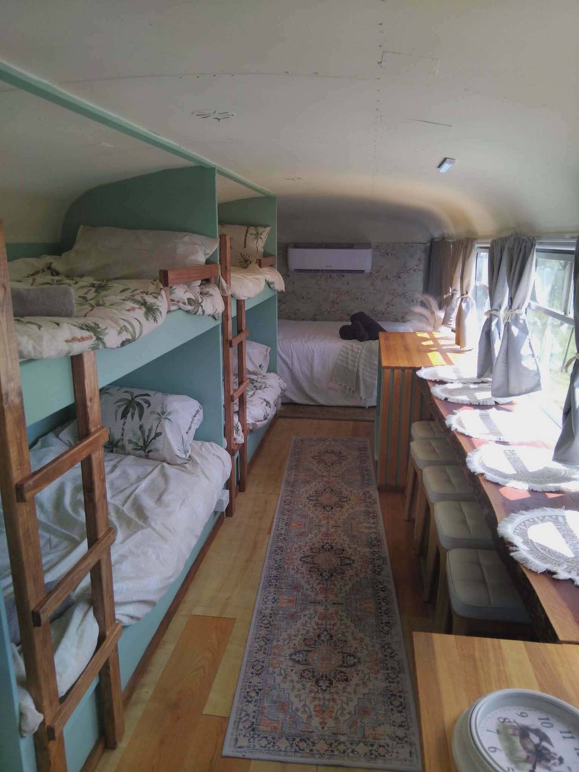 Glamping vintage bajo las estrellas en la granja de autobuses de Bedford in Queensland