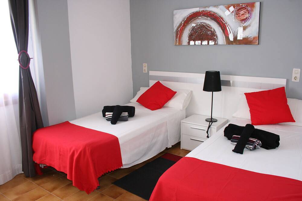 Entire apartment, Rigo (left, 3 bedrooms): Directly on the beach, frontal sea view in Cala Millor, Son Servera