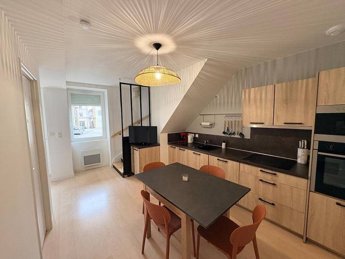 Gîte pour 6 personnes, avec Terrasse ainsi que Jardin et Vue à Villebois