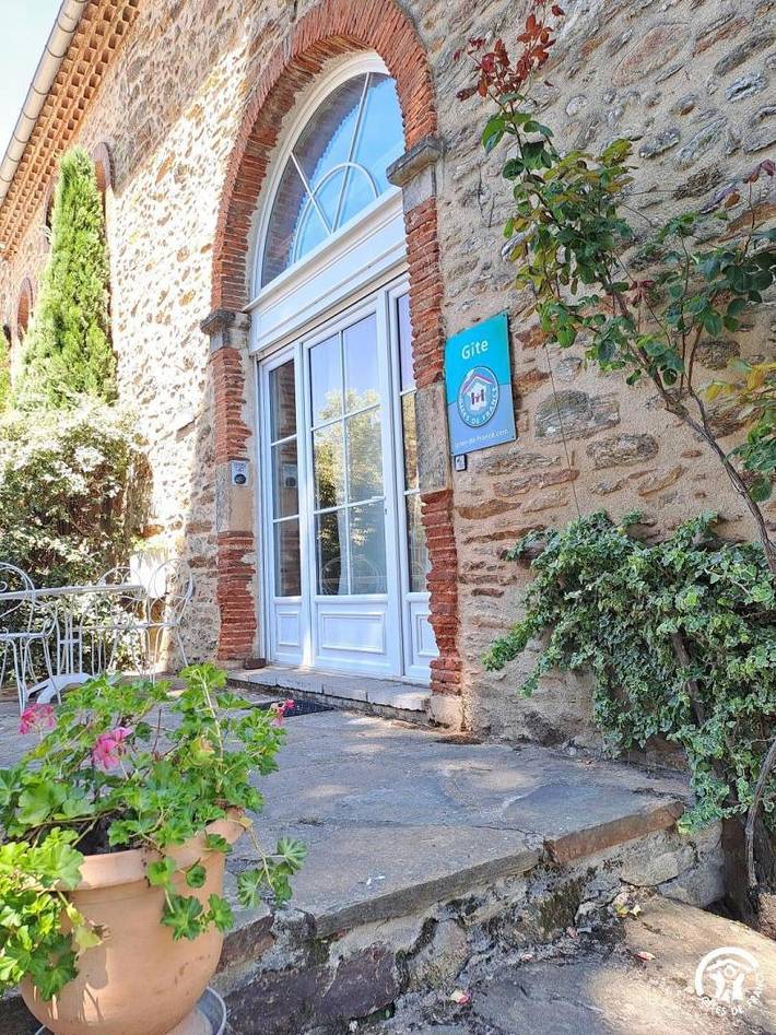 Gîte pour 3 personnes, avec Terrasse ainsi que Jardin et Piscine à Saint-Amans-Soult