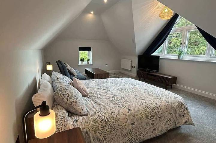 Goring River Retreat with Gym and Wellness area in Goring, North Wessex Downs