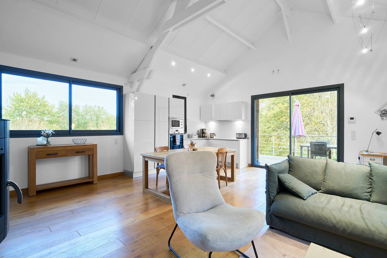 Ganze Wohnung, Loft Ôrizon im Domaine De L'ô – Öko-Gîte mit Pool und großem Grundstück im Périgord in Saint-Jean-d'Eyraud, Périgord Pourpre