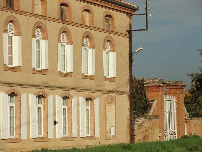 Gîte pour 3 personnes, avec Terrasse et Jardin ainsi que Piscine et Vue à Labastide-du-Temple