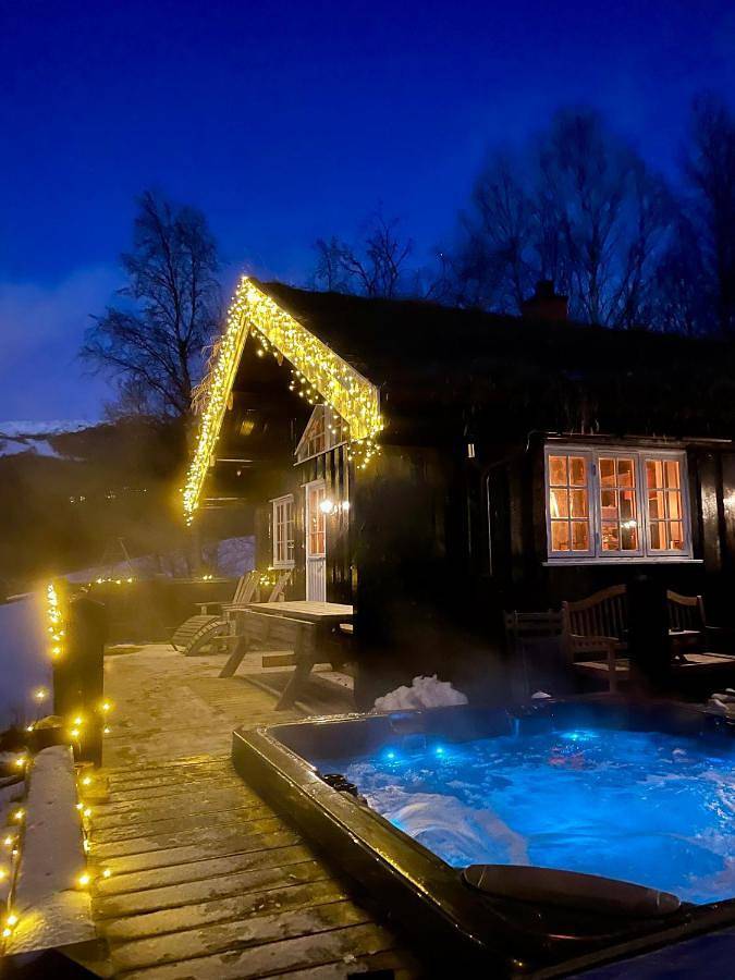 Ferienhaus für 7 Personen, mit Whirlpool und Terrasse sowie Garten und Ausblick