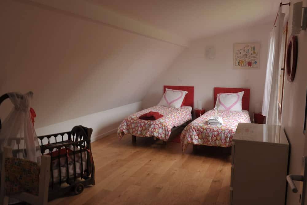 Visiter Paris en profitant du calme d'un jardin in Sannois, Val-d'Oise