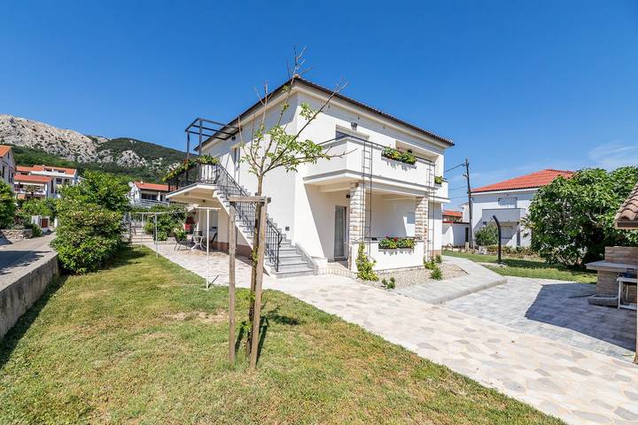 Ferienwohnung für 2 Personen, mit Balkon und Terrasse auf Krk