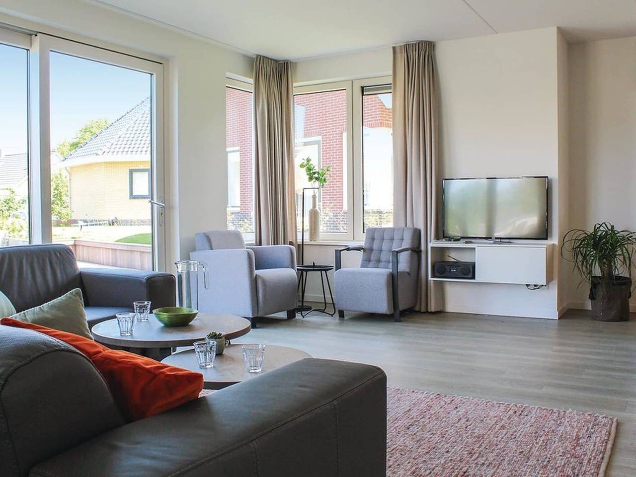 Villa in Friesland mit Wasserzugang in Idskenhuizen, Ijsselmeer