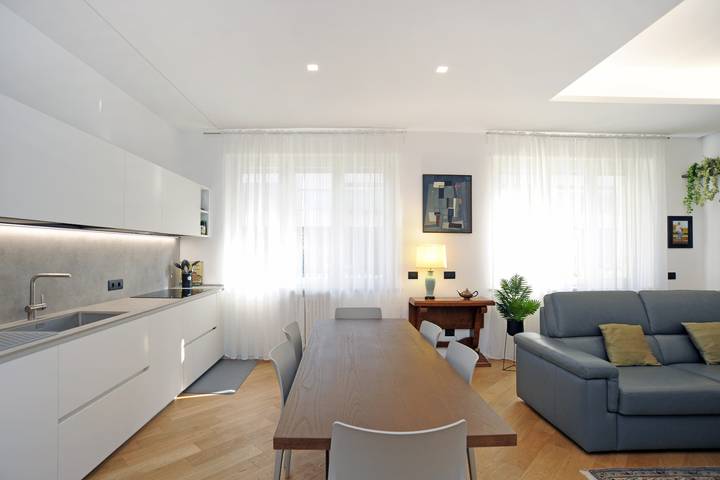 Ganze Wohnung, Spacious and cozy flat with two bathroom in Mailand, Mailand Provinz