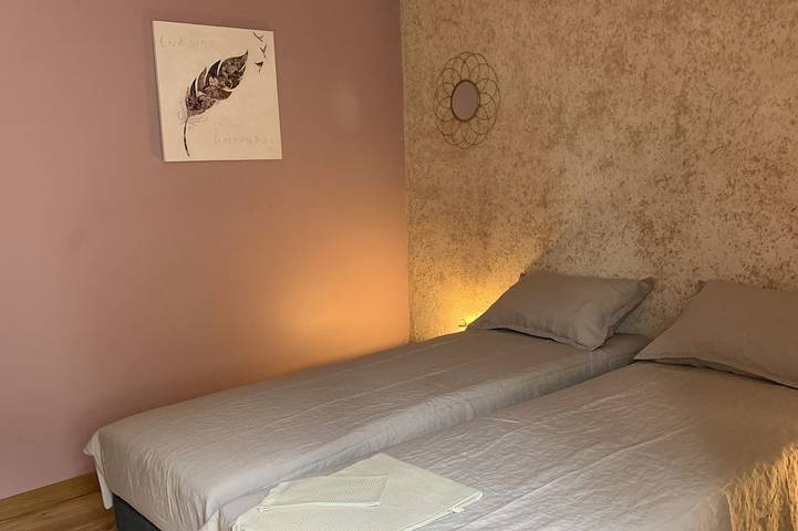 Gîte pour 8 personnes, avec jardin et terrasse à Dions - 3