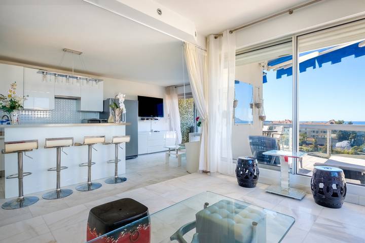 Appartement entier, Appartement 'Sea and Sky 8 Personnes' avec vue sur mer, terrasse privée et climatisation in Cannes, Côte méditerranéenne (France)
