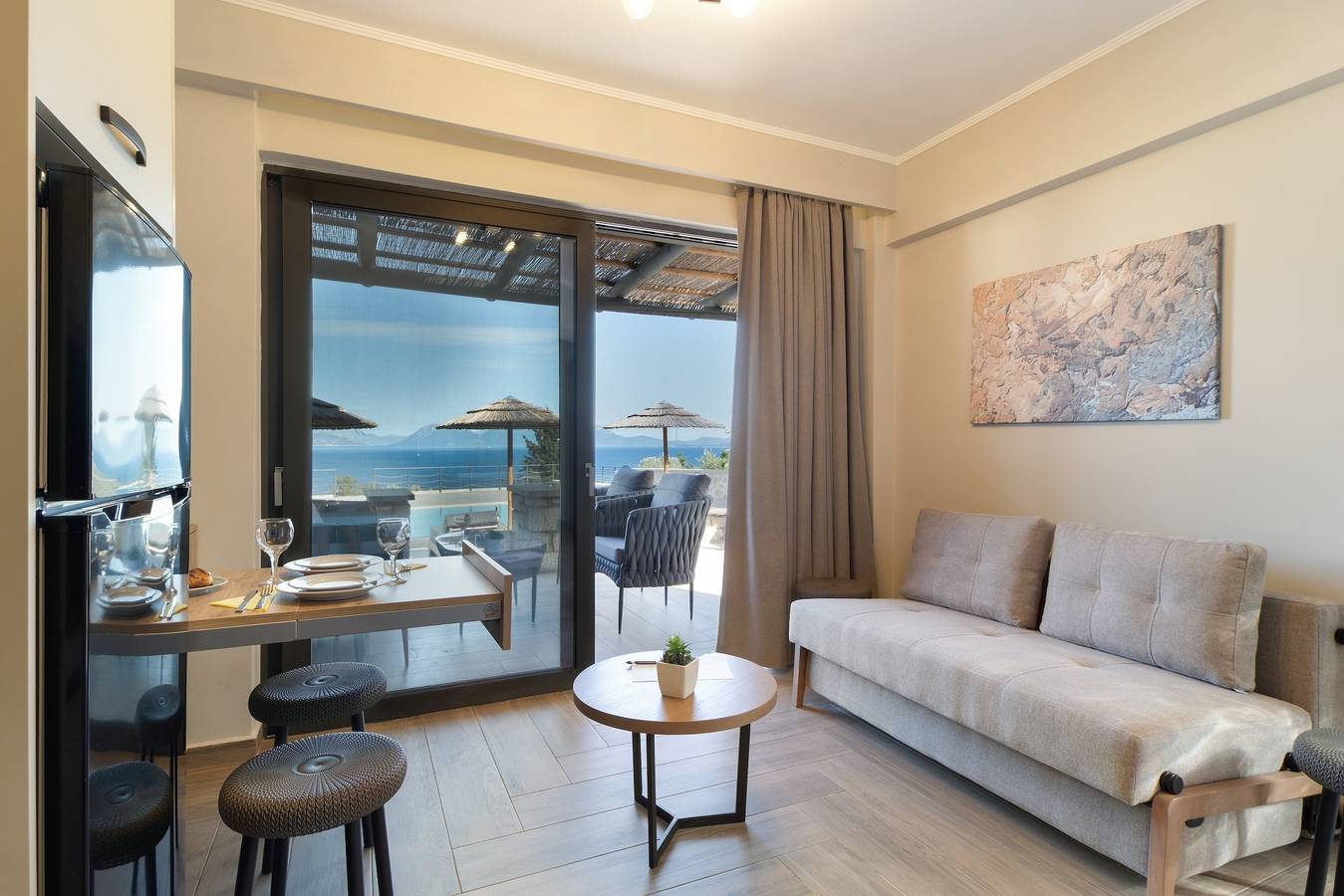 Entire apartment, Apartment 'Thoe 4' with Sea View, Wi-Fi and Air Conditioning in Nikiana, Alexandros