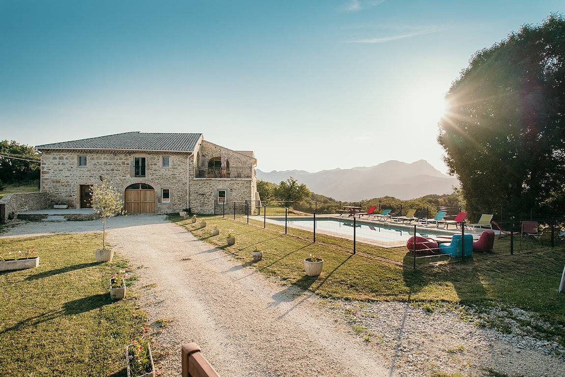 Mas de Pascalin, piscine chauffée, vue splendide, 250m2 pour 12 p in Francillon-sur-Roubion, Région de Die