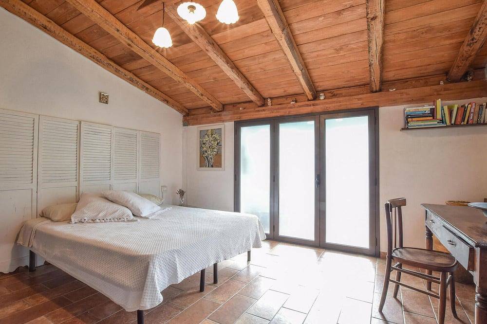 2 bedroom beautiful home in Santa Teresa di Riva in Savoca, Messina Provinz