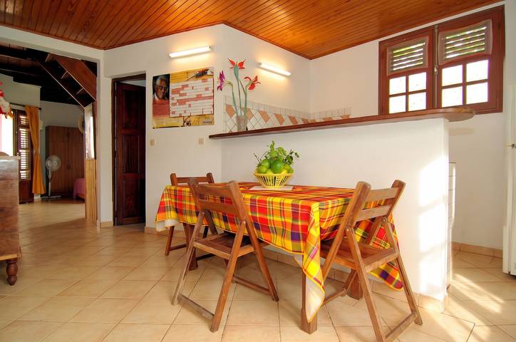 Apartamento entero, Acogedor Apartamento en Le Robert con Balcón y Jardín in Le Robert, Martinica