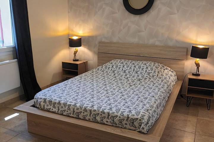 Location de vacances pour 6 personnes, avec terrasse ainsi que jardin et jacuzzi à Saint-Maurice-sur-Eygues - 2