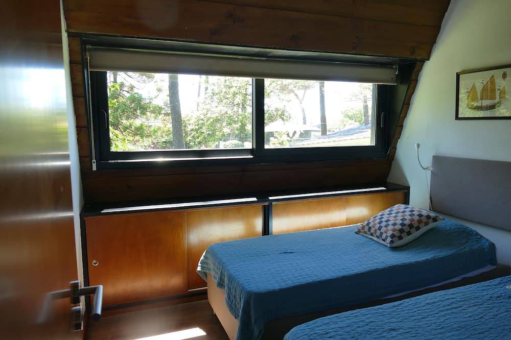 Ferienhaus im Pinienwald, 10 Gehminuten vom Strand entfernt. in Mindelo, Porto Distrikt