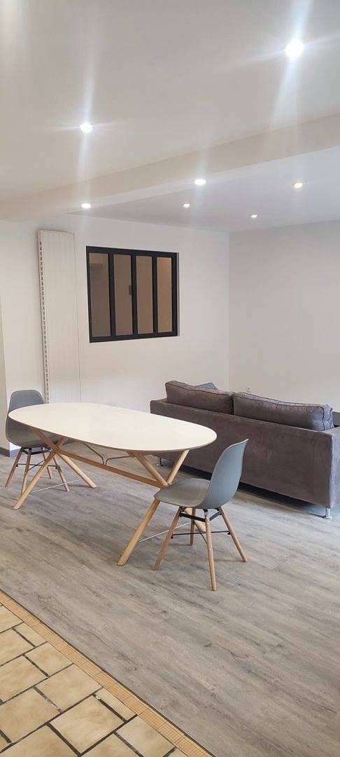 Appartement entier, Meublé neuf avec jardin, centre in Clairvaux-les-Lacs, Jura